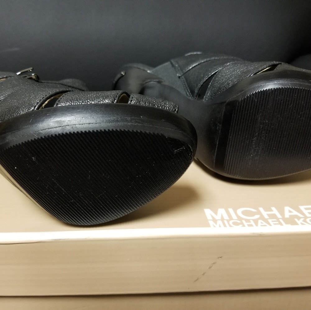Shoes - Picture 4 of 6